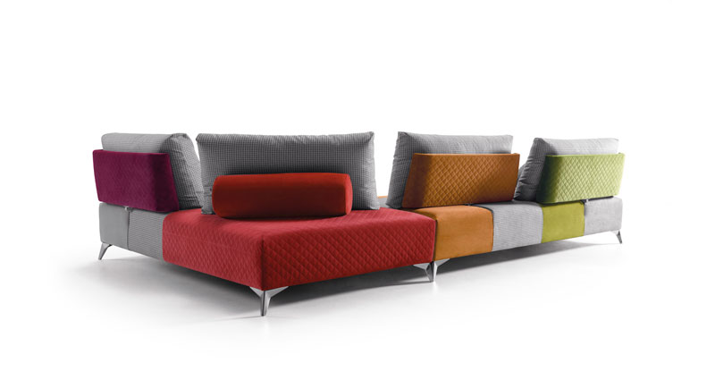 sofá de colores
