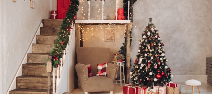 Cómo decorar un salón navideño