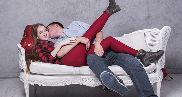 decorar-sofa-san-valentin