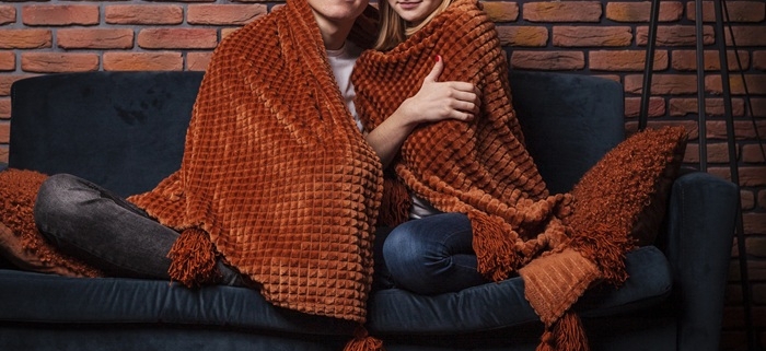 Blog texturas acogedoras sofa otono invierno 2025 700x321 - Blog